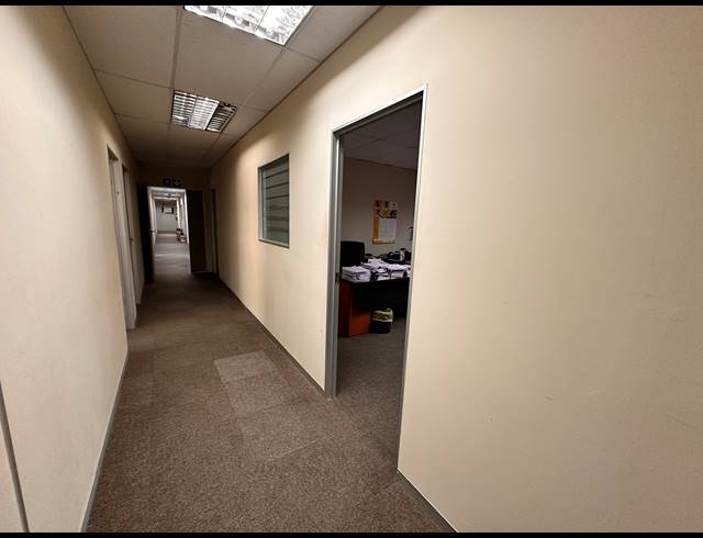 2,552M² OFFICE TO LET IN PARKTOWN